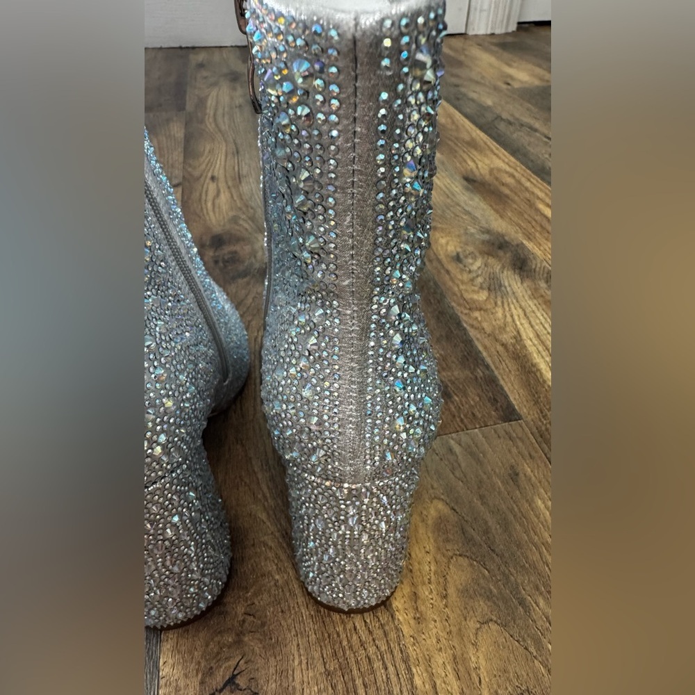 Silver Rhinestone Pointed Toe Ankle Boots Size 7 NIB | Lauren Lorraine - Picture 6 of 11